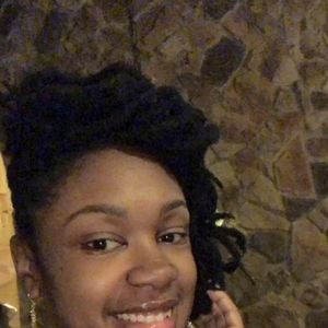 Meet your Posher, Destinee